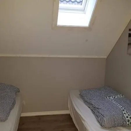 Rorbu I Austevoll Med 3 Soverom Og Mulighet For Batleie