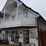 Rorbu I Austevoll Med 3 Soverom Og Mulighet For Batleie Tatil Evi *