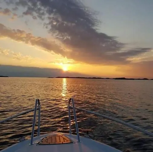 Vakantiehuis Rorbu I Austevoll Med 3 Soverom Og Mulighet For Batleie *