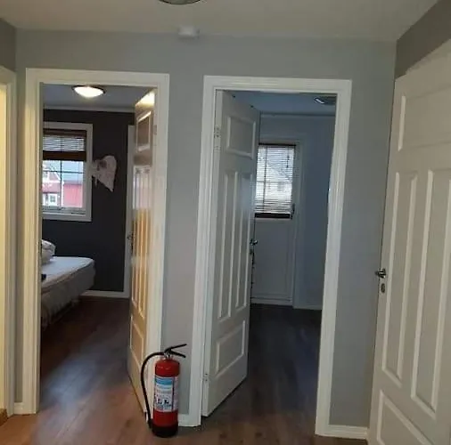 Rorbu I Austevoll Med 3 Soverom Og Mulighet For Batleie Vakantiehuis *